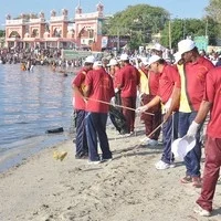 கடற்கரை தூய்மை தினம்: கடலோர காவல்படை செயலால் பொதுமக்கள் முகம்சுளிப்பு!