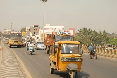 சென்னையில் இயல்பு வாழ்க்கையில் பாதிப்பில்லை! (படங்கள்)