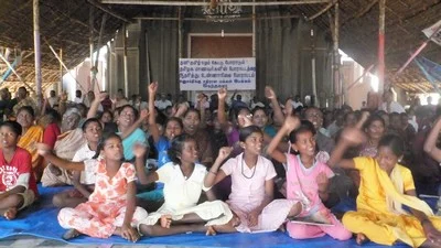 ஈழ விவகாரம்: கூடங்குளத்தில் குழந்தைகள் உண்ணாவிரதம் (படங்கள்)