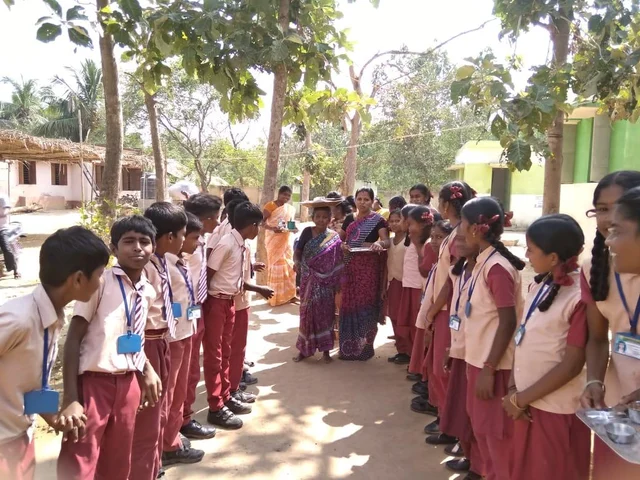 புதுக்கோட்டையில் அரசுப் பள்ளிக்கு கல்விச்சீர்! மாணவர்களுக்கு பெற்றோர்கள் கொடுத்த சர்ப்ரைஸ்