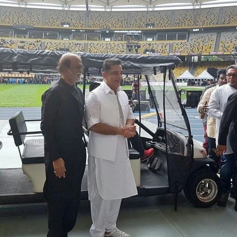 ரஜினியின் ‘முதல் காதல்’, கமல் போட்ட ‘வெத’, ’சிக்ஸர்’ சிவகார்த்திகேயன், ‘டெடிகேட்டட்’ விஷால், கார்த்தி! - மலேசிய கலைநிகழ்ச்சியில் என்ன நடந்தது? #LiveCoverage