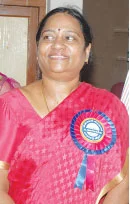 'பெண்' என்ற 'வேலி'யை அறுத்து...