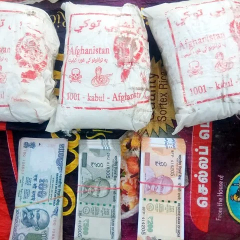 `தனியார் குடிநீர் நிறுவனத்தில் சிக்கிய கள்ள நோட்டுகள்' - பழிவாங்கப் பதுக்கி வைக்கப்பட்டதா?
