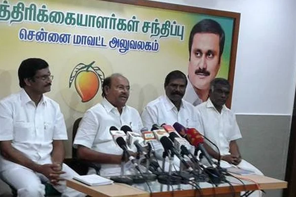 தனிநபர் கடனில் தமிழ்நாடு முதலிடம் என்பதுதான் அதிமுக சாதனையா?: ராமதாஸ் கேள்வி
