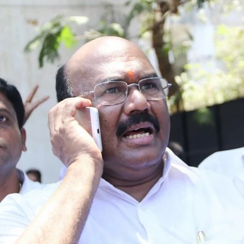 `இது என்ன பாட்டு சொல்லுங்க..?’ - ஜெயக்குமாரை யோசிக்க வைத்த மீம்ஸ்