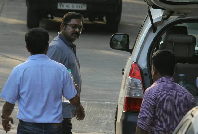 ஹவாலா பணம் 50 லட்சம் சிக்கியது - டி.டி.வி.தினகரனுக்கு மேலும் சிக்கல்