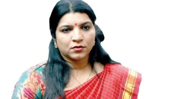 பின்னடைவுகளால் சோர்வடையாத சரிதா நாயர்!- அமேதியில் பச்சை மிளகாய் சின்னம் ஒதுக்கீடு!