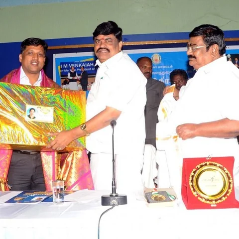 `என்னைப் பார்த்து மற்ற எம்.பி-க்களுக்கு பொறாமை!' - விருதுநகர் ராதாகிருஷ்ணன் பேச்சு!