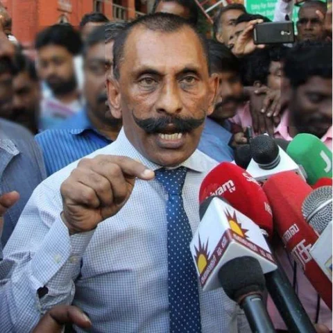 `பொன்.மாணிக்கவேல் நியமனத்தை ரத்து செய்யுங்கள்!’ - உச்ச நீதிமன்றத்தில் 66 போலீஸார் மனு!