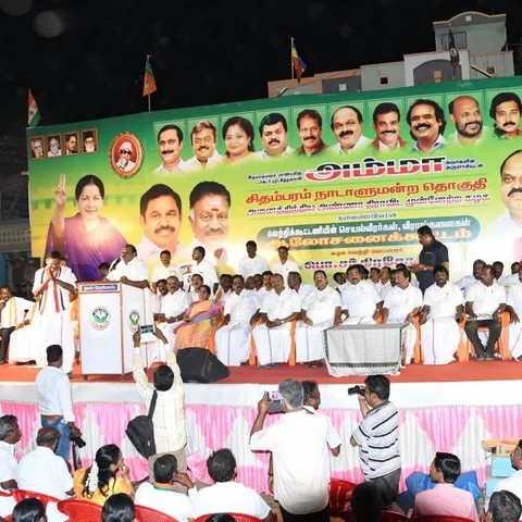 `கட்சி கொள்கை வேறு; கூட்டணி வேறு!’ - அ.தி.மு.க துணை ஒருங்கிணைப்பாளர் வைத்திலிங்கம்