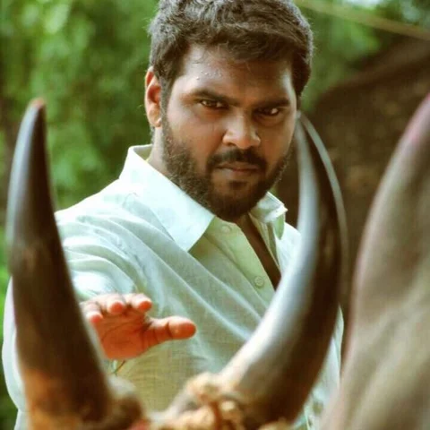 '' ‘மதுர வீரன்’ படத்துக்கான ஜல்லிக்கட்டு காளையை அடக்கினேன்..!'' - விஜயகாந்தின் இளைய மகன் சண்முகபாண்டியன்