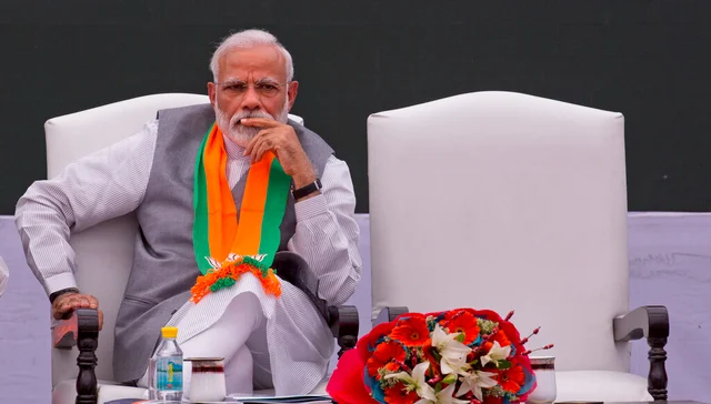 `தீபாவளிக்காகவா அணுஆயுதங்களை வைத்திருக்கிறோம்?!' - பிரதமர் மோடியின் சர்ச்சைப் பேச்சு