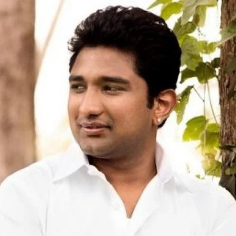 விவேக் ஜெயராமன்... ஜெயலலிதாவின் 'புதிய செல்லப்பிள்ளை'!