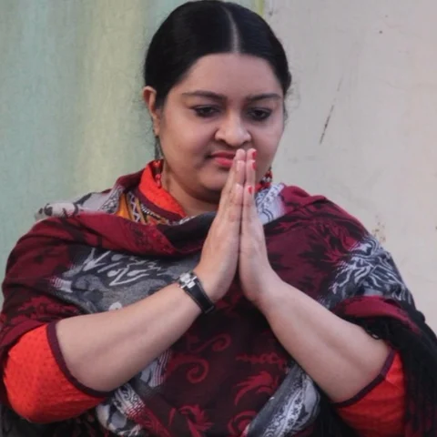 தமிழக அரசியலில் நீங்கள் எதற்கு தீபா?