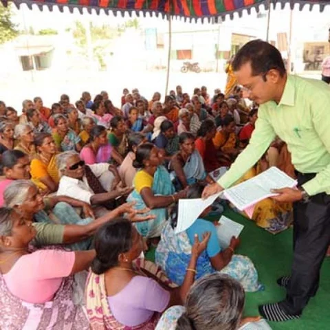 `நீங்கள் ஒத்துழைச்சாதான் பிளாஸ்டிக்கை முற்றிலும் ஒழிக்க முடியும்!’ - மக்களுக்குக் கலெக்டர் அறிவுறுத்தல்