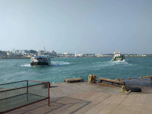 தொடரும் கடல் சீற்றம் - கன்னியாகுமரியில் 2-வது நாளாக படகு போக்குவரத்து நிறுத்தம்!