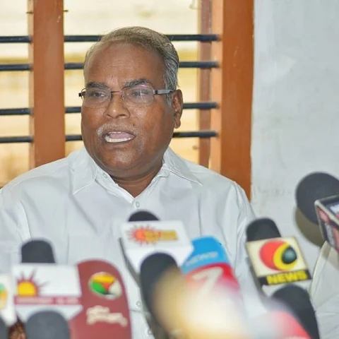 `ஐ.டி சோதனை மட்டும்தான் நடக்கிறது... வழக்குகள் பதிவாவதில்லை' - கே.பாலகிருஷ்ணன் சாடல்