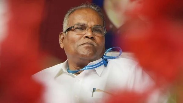 திட்டமிட்டபடி நடைப்பயணம்..! - போலீஸ் அனுமதி மறுப்பால் கொந்தளிக்கும் கே.பாலகிருஷ்ணன்