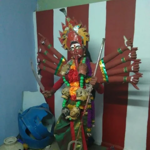 41 நாள் விரதமிருந்து, கருங்காளி வேஷங்கட்டி, கும்பம் எடுப்போம்... குலசை அனுபவம் பகிரும் திருநங்கை ராணி!