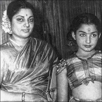 ஜெ.ஜெயலலிதா என்னும் நான்... - அம்மாவின் கதை! - 5