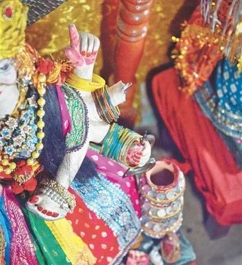பாகிஸ்தானில் இந்து கோவில் மீது தாக்குதல்-பதற்றம்!