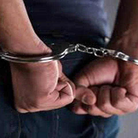 பகலில் ஓட்டுநர்...இரவில் வழிப்பறி! - மும்பைவாசிகளைக் குறிவைத்து கொள்ளையடித்த புனே இளைஞர்