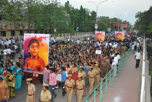 10வது நாளாக பற்றி எரியும் தமிழகம்! (படங்கள்)