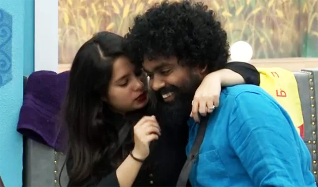 பிக்பாஸுக்கு பல்போ பல்பு... பழக்கத்த மாத்திக்கலாமே பாலாஜி... #BiggBossTamil2