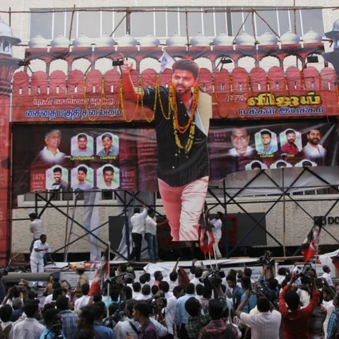 `சர்ச்சைக் காட்சிகளை நீக்க ஒப்புதல்!’ - சர்கார் விவகாரத்தில் புதிய திருப்பம்