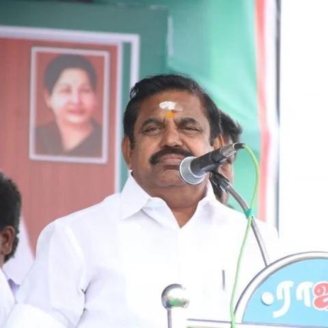 போட்டிபோட்டு எடப்பாடியை வரவேற்ற அமைச்சர்கள்... களைகட்டிய மதுரை!