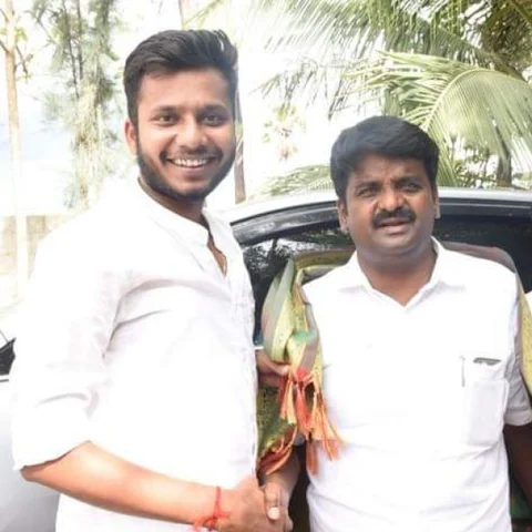 போலி கையெழுத்து மூலம் பணியில் சேர முயற்சி - அமைச்சர் விஜயபாஸ்கரின் உதவியாளர் உட்பட மூவர் கைது