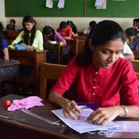 `ஆயுஷ் படிப்புகளுக்கு `நீட்' தேர்வு இல்லை!'- தமிழக அரசு திட்டவட்டம்