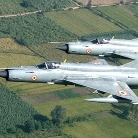 `அது அவர்களின் குடும்ப விமானம்' - MiG - 21 ரகமும்... அபிநந்தனின் குடும்ப ஒற்றுமையும்...