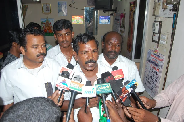 ஆலோசனைக்கூட்டமாக மாறிய பா.ம.க. -ஆர்ப்பாட்டம்