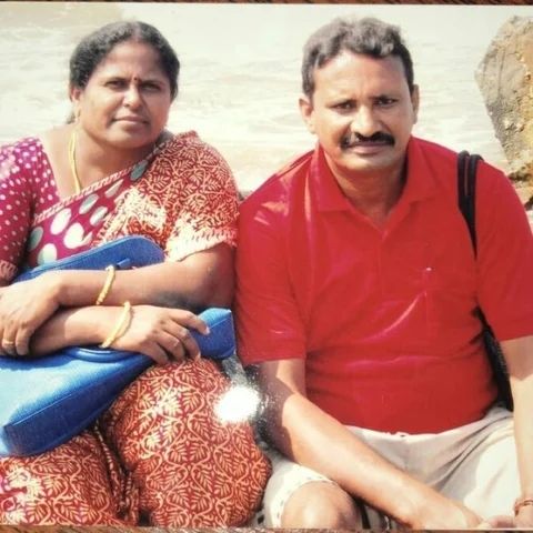 ஒரே மகனை விபத்தில் பறிகொடுத்ததால் வேதனை! உயிரை மாய்த்துக்கொண்ட பெற்றோர்!