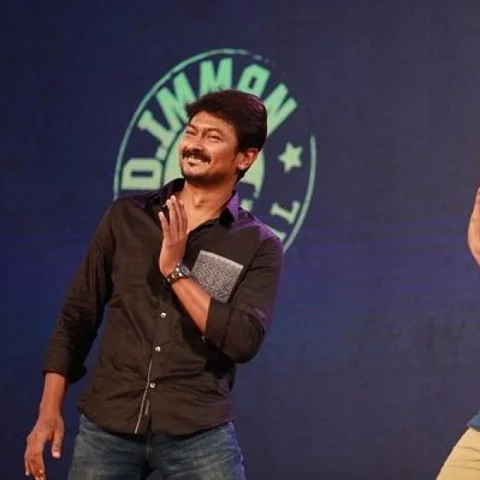 "எனக்கு லாலா கடை சாந்தி பாட்டுதான் வேணும்..!" - கேட்டு வாங்கிய சிவகார்த்திகேயன் #IppadaiVellumAL