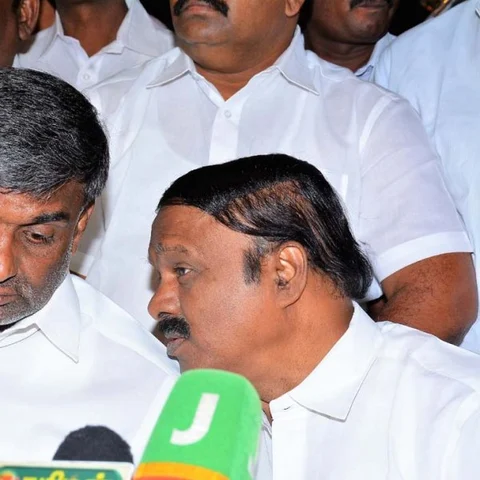 `32 ஆண்டுக்கால சகோதரர் ரஜினியின் ஆசி எனக்கு உண்டு!' - ஏ.சி.சண்முகம்