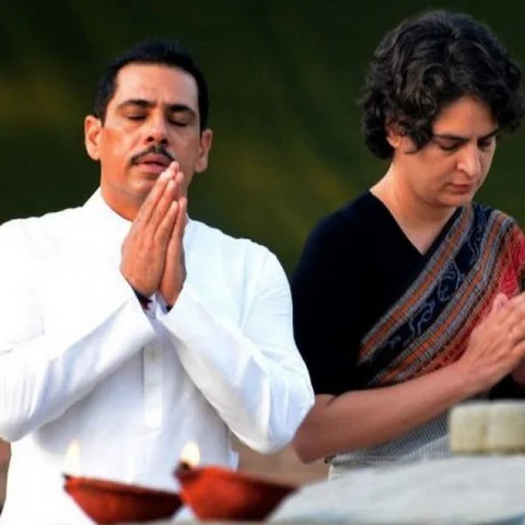 `பிரியங்கா காந்தியைப் பத்திரமாகப் பார்த்துக்கொள்ளுங்கள்!' - கணவர் வத்ரா உருக்கம்