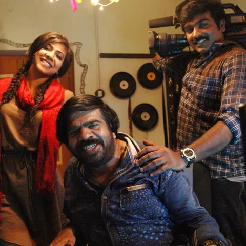 விஜய்சேதுபதிக்கு இதே வேலையாப் போச்சு! - கவண் விமர்சனம் #Kavan