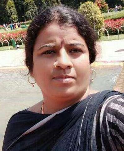காதலிக்கு கோயில் நிர்வாகம்...15 பாட்டில் விஷம்... 15 உயிர்கள் பலி! - மடாதிபதியின் குரூரம்