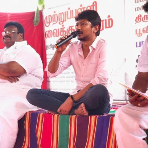 `உங்களுக்கே குறையா?' - கிராம சபை கூட்டத்தில் கலகலத்த உதயநிதி ஸ்டாலின்!