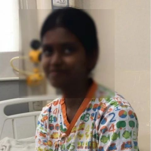 இறந்துபோன அம்மா...குடிக்கு அடிமையான அப்பா...வாட்டிய நோய்! -சாதித்த மாணவியின் நெகிழ்ச்சிக் கதை