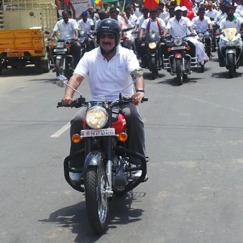தட்டு நிறைய பப்பாளி... மூன்று முட்டைகளின் வெள்ளைக்கரு... அன்புமணியின் ஆரோக்கிய ரகசியம்!