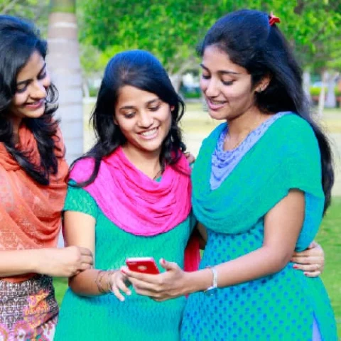 டிவி சீரியல்களைத் தயாரிக்கும் ஃபேஸ்புக்!