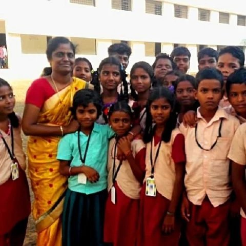 22 மொழிகளைக் கற்பிக்கத் திட்டமிடும் அரசுப் பள்ளி! #CelebrateGovtSchool