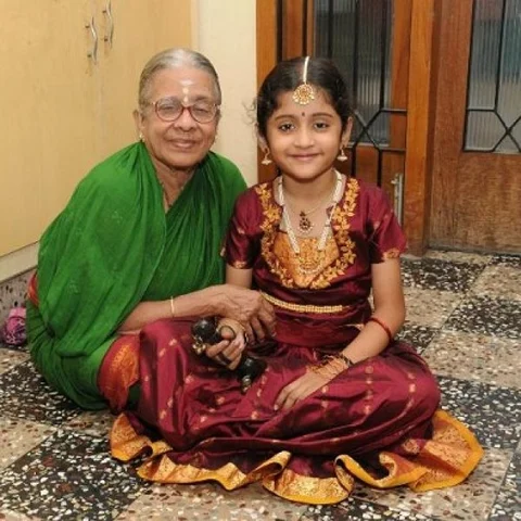 ``நான் இப்ப குழந்தையில்ல... வளர்ந்துட்டேன்'' - ஹரிக்கதா புவனேஸ்வரி