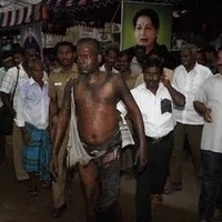 உயிரை மாய்த்துக்கொள்ளும் தொண்டர்கள்... அமைதி காக்கும் அதிமுக தலைமை!