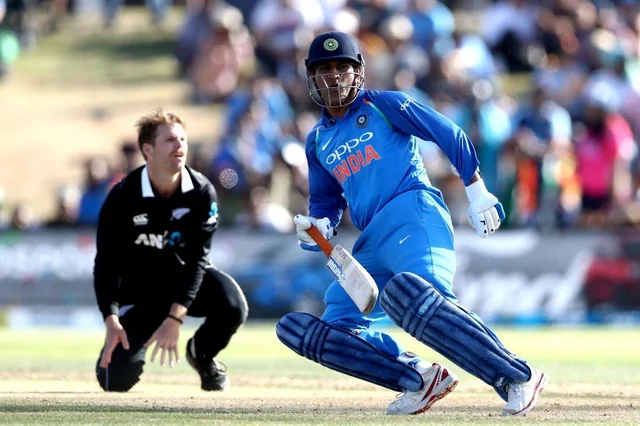 ஓவல் மைதானத்தில் இந்திய பேட்ஸ்மேன்கள் அதிரடி - நியூசிலாந்துக்கு 325 ரன்கள் இலக்கு