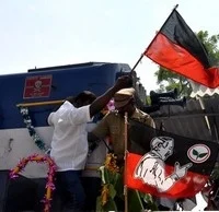 அ.தி.மு.க., தி.மு.க. இணைந்து தொடங்கி வைத்த சேலம்-கரூர் ரயில்