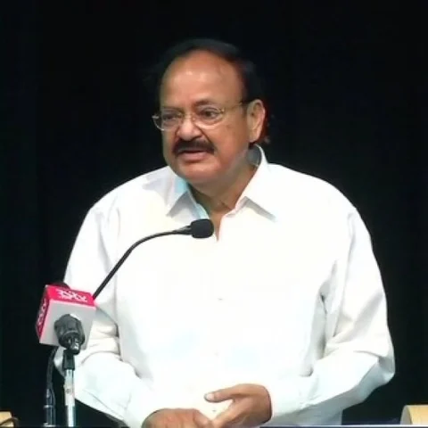'பணம் அனைத்தும் வங்கிகளுக்கு வந்து சேர்ந்துவிட்டது!' - வெங்கைய நாயுடு கொடுத்த விளக்கம்